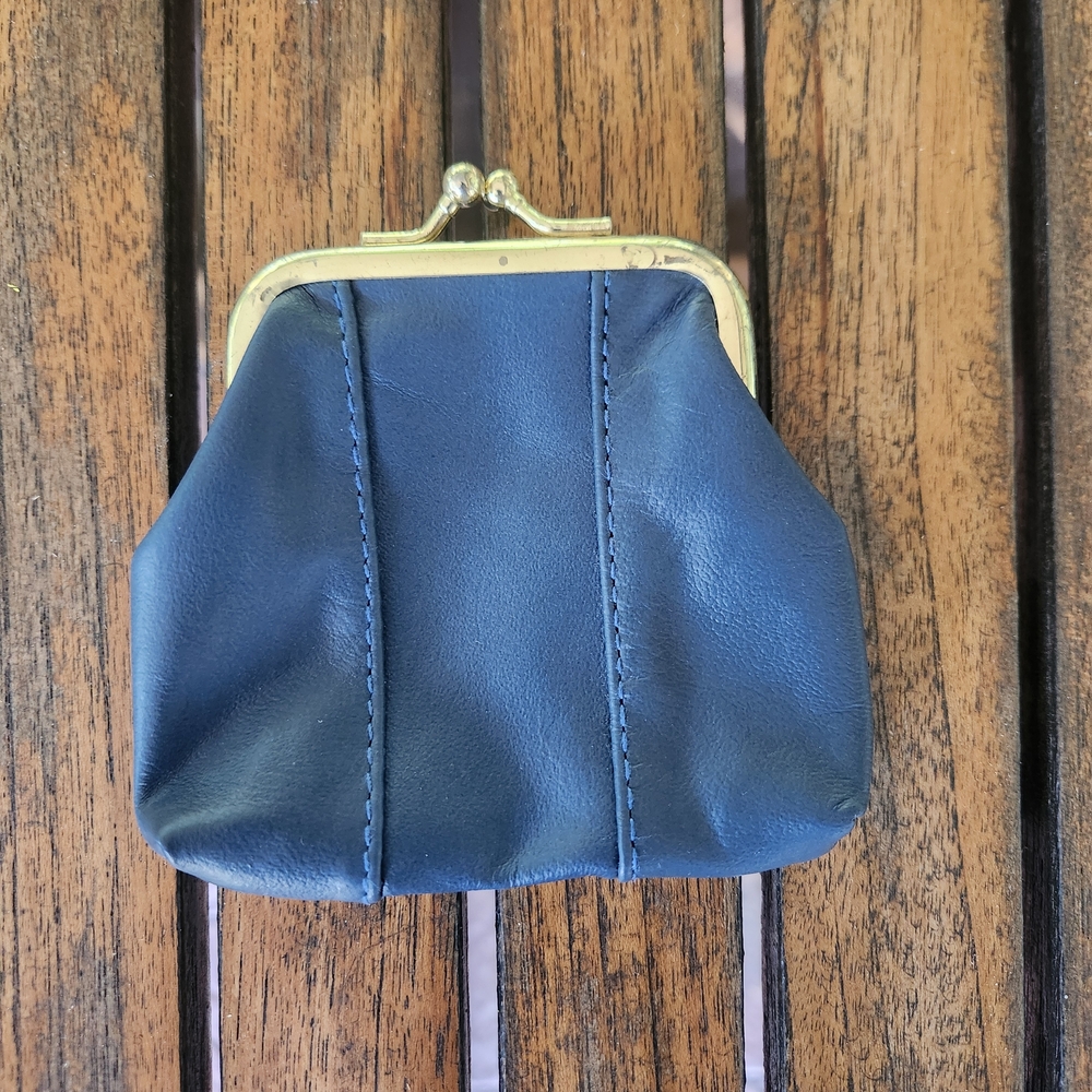 Vintage Navy Blue Coin Purse Gold Kiss Lock Faux Leather Eclectic Granny 80s(?)